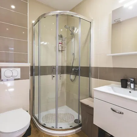 Vinea Umag, Ulica G Garibaldia 2 * أوماغ