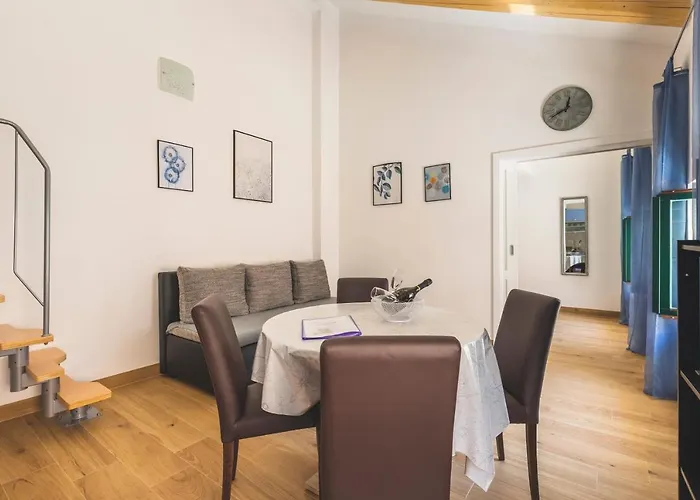Vinea Umag, Ulica G Garibaldia 2 Umag