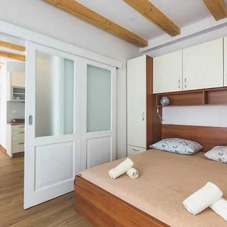 Vinea Umag, Ulica G Garibaldia 2 Apartamento Umago