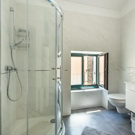 Vinea Umag, Ulica G Garibaldia 2